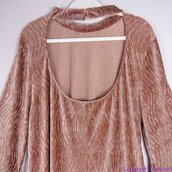 Eloquii‎ Flare sleeve textured velvet dress, 24 - Picture 11 of 16